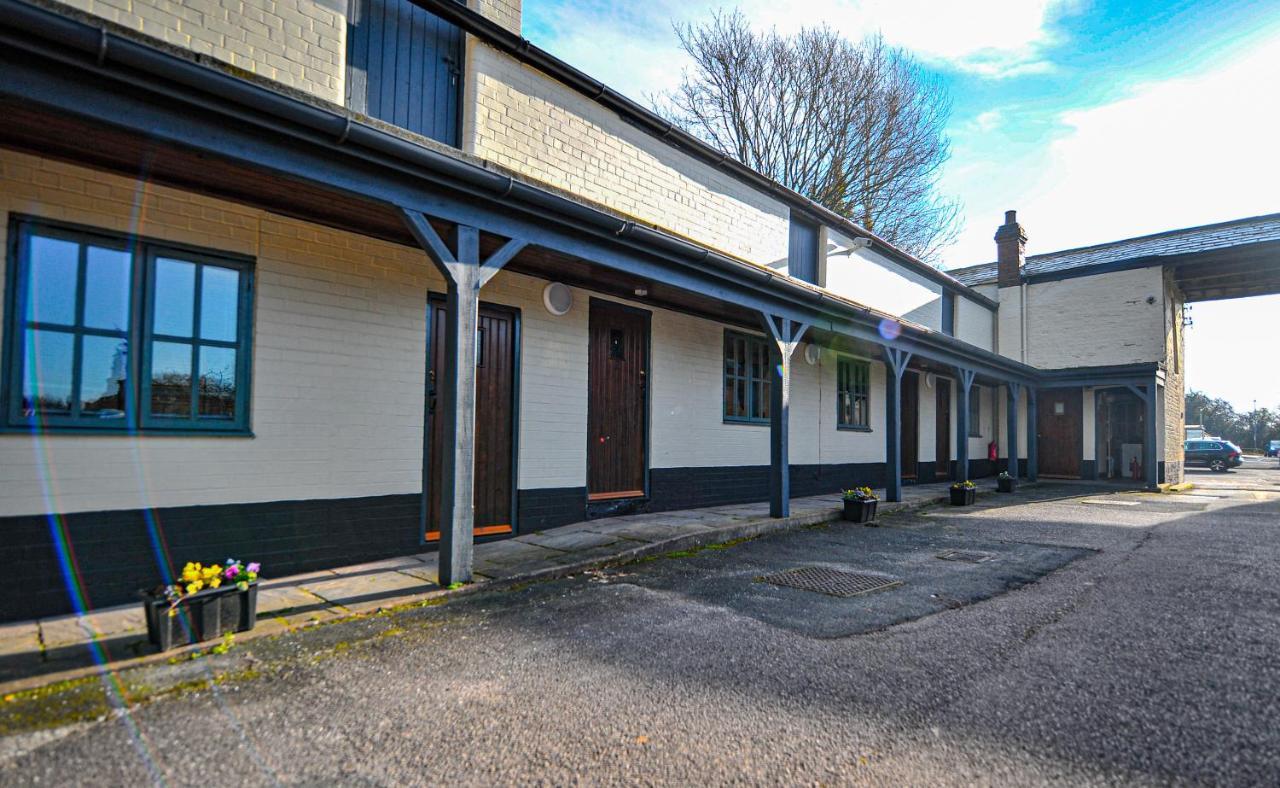 The Coachman Pub, Hartford, Room Only Hartford  Екстериор снимка
