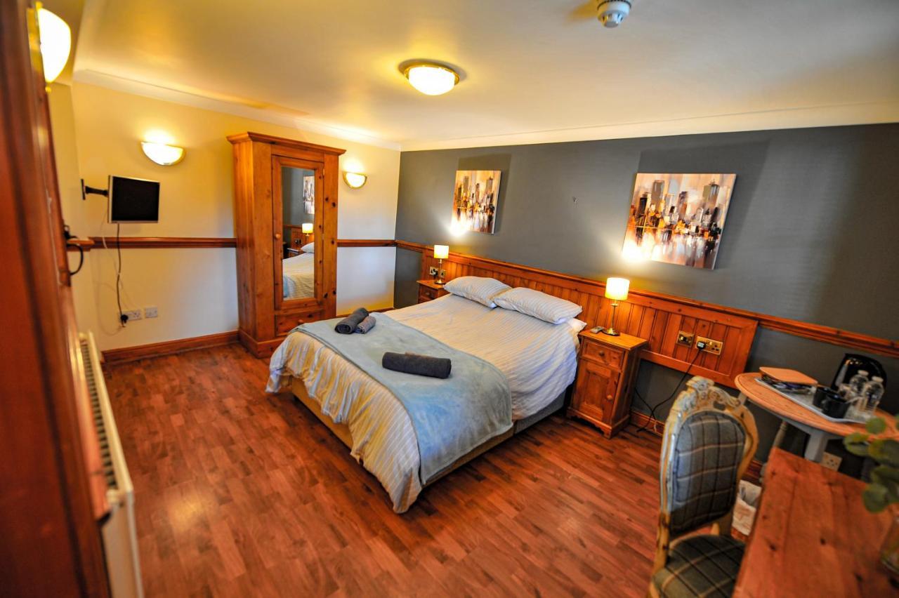 The Coachman Pub, Hartford, Room Only Hartford  Екстериор снимка